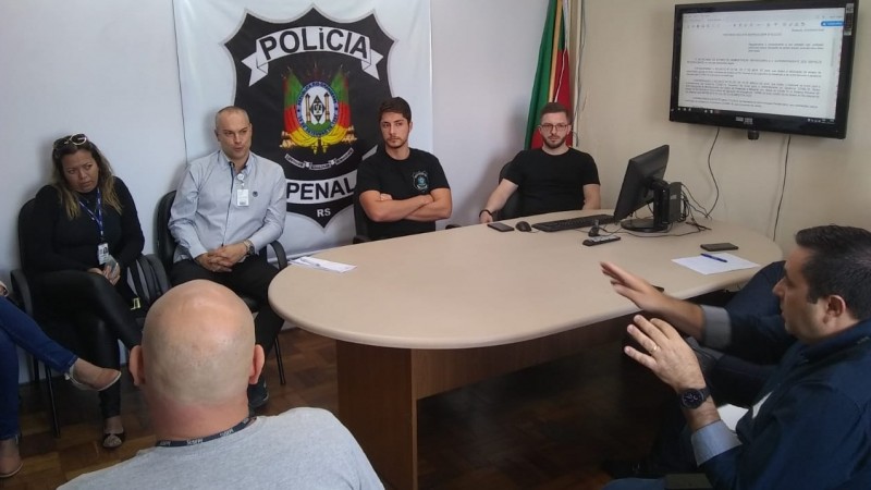 Agentes do Dsep reunidos na Susepe