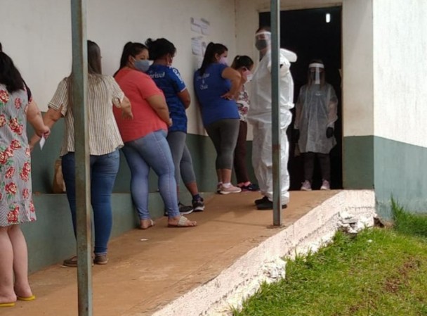 Imagem dos servidores na revista às visitas