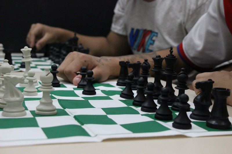 Dedo de Prosa: Prática do jogo de xadrez nas escolas — Rádio Senado
