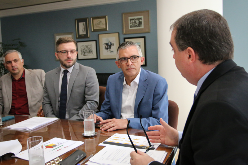 Secretário e superintendente foram recebidos pelo corregedor-Geral de Justiça do Rio Grande do Sul, Giovanni Conti.