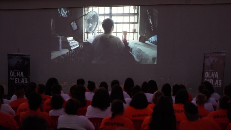 Cerca de 60 mulheres privadas de liberdade participaram da exibição