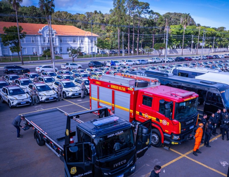 Corpo de Bombeiros Militar recebeu 39 viaturas botes, motosserras e EPIs para ações de salvamento e resgate